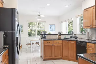 10431 NW 48th Mnr, Coral Springs, FL 33076 - Photo 6