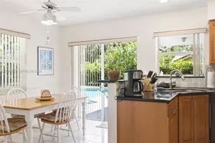 10431 NW 48th Manor, Coral Springs, FL 33076 - Photo 8