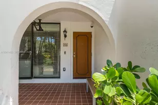 425 Grapetree Dr, Key Biscayne, FL 33149 - Photo 30
