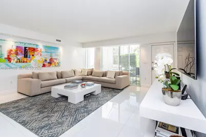 425 Grapetree Dr #206, Key Biscayne, FL 33149 - Photo 2
