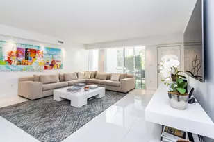 425 Grapetree Dr, Key Biscayne, FL 33149 - Photo 2