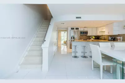 425 Grapetree Dr #206, Key Biscayne, FL 33149 - Photo 14