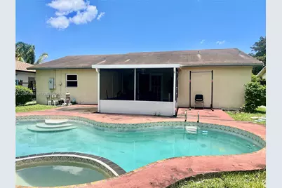 326 SW 79th Way, North Lauderdale, FL 33068 - Photo 10