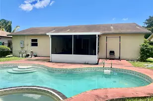 326 SW 79th Way, North Lauderdale, FL 33068 - Photo 10