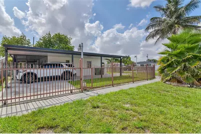 241 W 48th St, Hialeah, FL 33012 - Photo 4