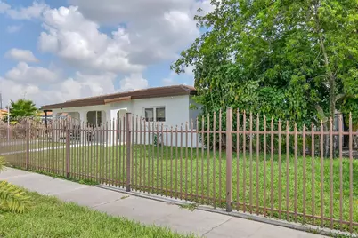 241 W 48th St, Hialeah, FL 33012 - Photo 2