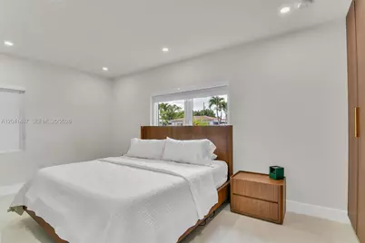 241 W 48th St, Hialeah, FL 33012 - Photo 18