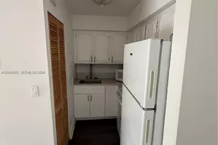 5199 NW 7th St, Miami, FL 33126 - Photo 4