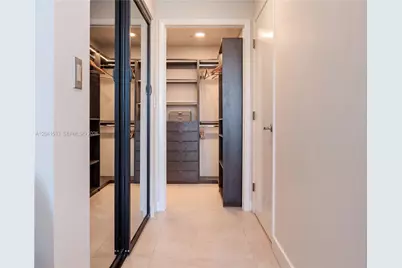 90 SW 3rd St #3703, Miami, FL 33130 - Photo 10