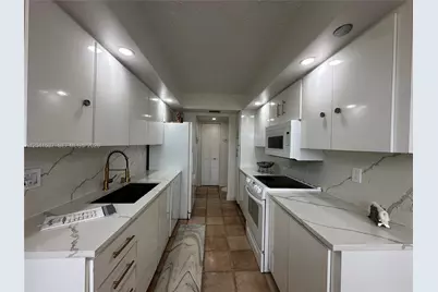 1200 Saint Charles Pl #618, Pembroke Pines, FL 33026 - Photo 2
