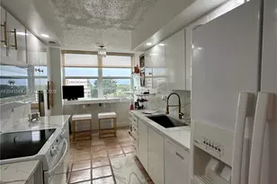 1200 St Charles Pl, Pembroke Pines, FL 33026 - Photo 6