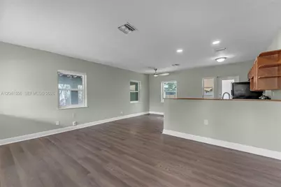 421 NW 105th St #421, Miami, FL 33150 - Photo 4