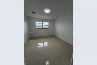 1551 W Okeechobee Rd #3, Hialeah, FL 33010 - Photo 6
