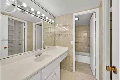 5050 NW 7th St #202, Miami, FL 33126 - Photo 4