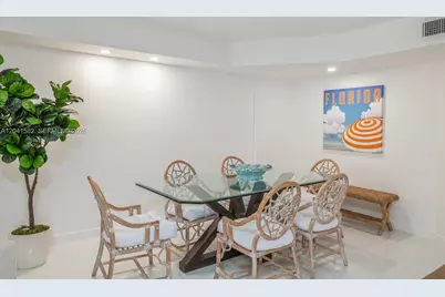 6423 Collins Ave #203, Miami Beach, FL 33141 - Photo 4