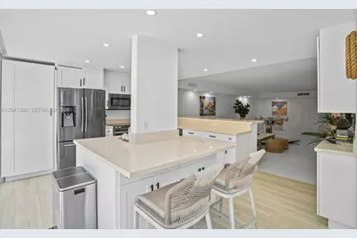 6423 Collins Ave #203, Miami Beach, FL 33141 - Photo 16