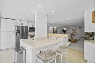 6423 Collins Ave, Miami Beach, FL 33141 - Photo 16