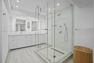 6423 Collins Ave, Miami Beach, FL 33141 - Photo 6