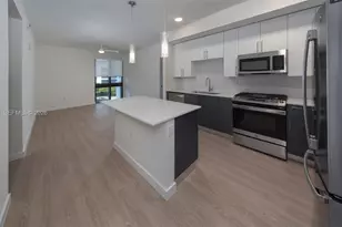19401 W Dixie Hwy, Miami, FL 33180 - Photo 26