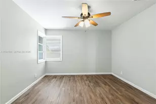 230 NW 55th St, Oakland Park, FL 33309 - Photo 36