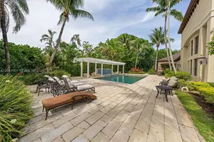 9001 SW 59th Ct, Pinecrest, FL 33156 - Photo 8