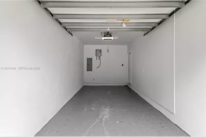 809 SW 10th Ter, Fort Lauderdale, FL 33315 - Photo 32