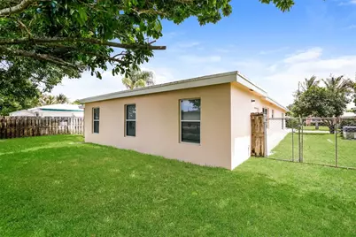 3333 NW 32nd Ct, Lauderdale Lakes, FL 33309 - Photo 18
