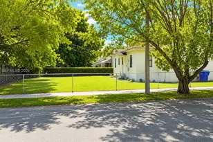 943 NW 63rd St, Miami, FL 33150 - Photo 32