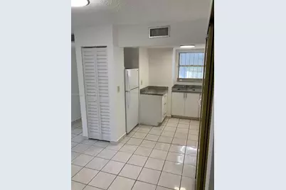 210 Fontainebleau Blvd #306, Miami, FL 33172 - Photo 14