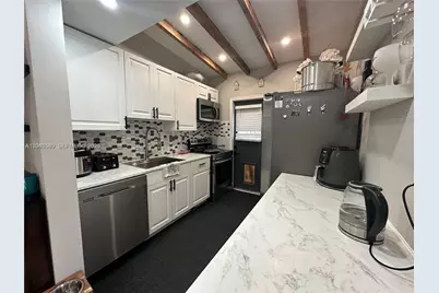 6060 NW 7th St, Miami, FL 33126 - Photo 12