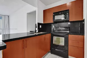 6705 NW 169th St, Hialeah, FL 33015 - Photo 8