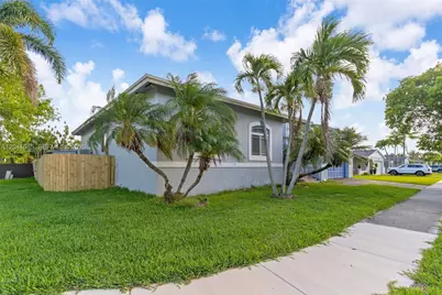7950 SW 196th Ter, Cutler Bay, FL 33189 - Photo 2