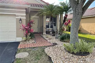 805 Falling Water Rd, Weston, FL 33326 - Photo 2