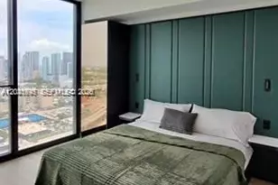 20 NE 11th St, Miami, FL 33132 - Photo 2