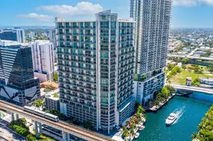 690 SW 1st Ct, Miami, FL 33130 - Photo 1