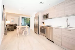 121 NE 34th St, Miami, FL 33137 - Photo 12