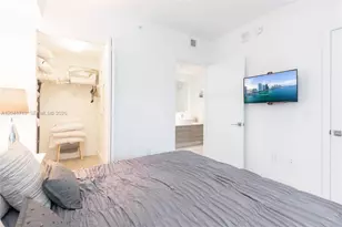 121 NE 34th St, Miami, FL 33137 - Photo 14
