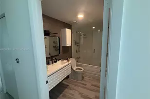 690 SW 1st Ct, Miami, FL 33130 - Photo 18