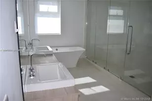 17301 Biscayne Blvd, North Miami Beach, FL 33160 - Photo 10