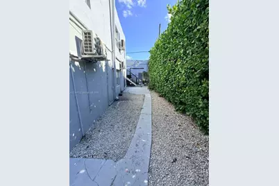 548 NW 30th St #2, Miami, FL 33127 - Photo 12