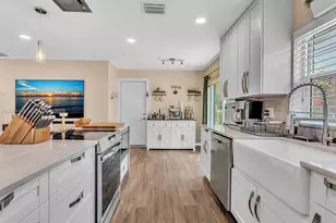 1851 Riverwood Ln, Coral Springs, FL 33071 - Photo 10