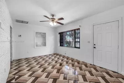 576 NW 147th St, Miami, FL 33168 - Photo 2
