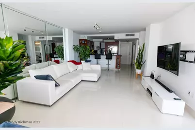 600 NE 36th St #1820, Miami, FL 33137 - Photo 4