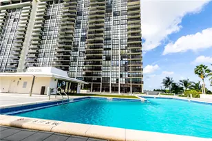 600 NE 36th St, Miami, FL 33137 - Photo 16
