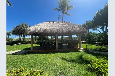 2401 Collins Ave #1009, Miami Beach, FL 33140 - Photo 28