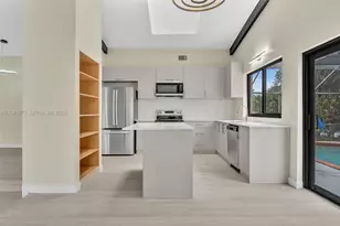 8813 Paradise Ct, Tamarac, FL 33321 - Photo 12