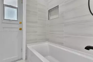 8813 Paradise Ct, Tamarac, FL 33321 - Photo 20