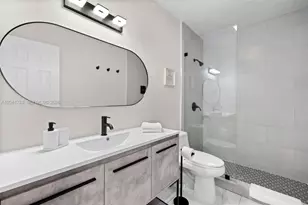 710 SW 70th Ave, Pembroke Pines, FL 33023 - Photo 6
