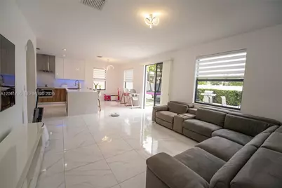 8821 W 34th Ct, Hialeah, FL 33018 - Photo 8
