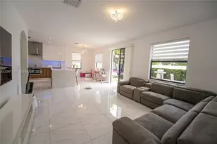 8821 W 34th Ct, Hialeah, FL 33018 - Photo 8